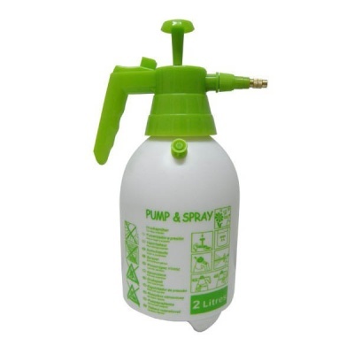 Pulverizador portátil branco e verde com texto e instruções