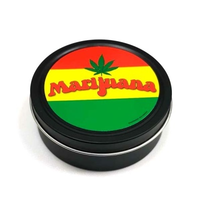 Lata preta com tampa colorida e texto Marijuana