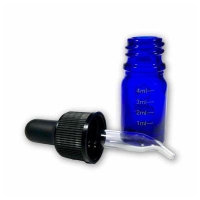 Frasco azul de vidro com conta-gotas preto