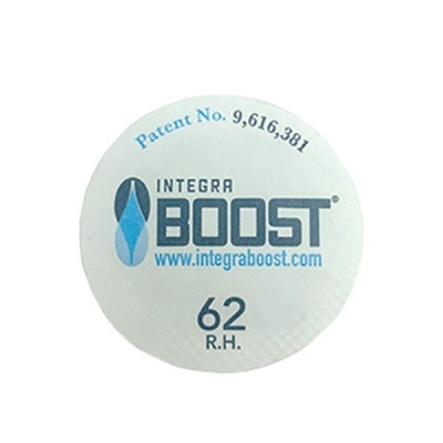 Etiqueta redonda branca com texto e logotipo Integraboost