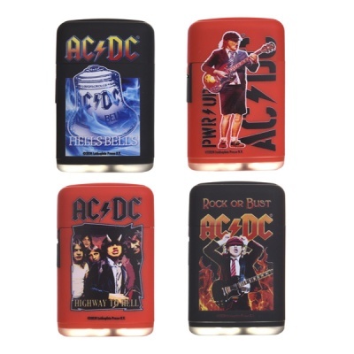 Quatro isqueiros com design da banda AC/DC em vermelho e preto