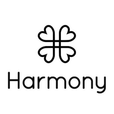 Logótipo preto com símbolo de corações e texto Harmony em fundo branco