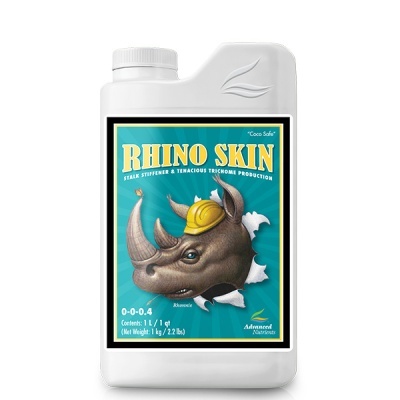 Embalagem branca com rótulo azul e rinoceronte com capacete amarelo