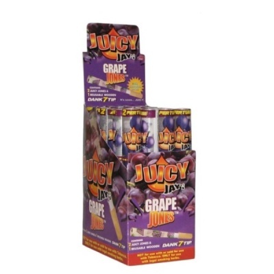 Expositor com produtos Juicy Jays Grape Jones em roxo e laranja com texto visível
