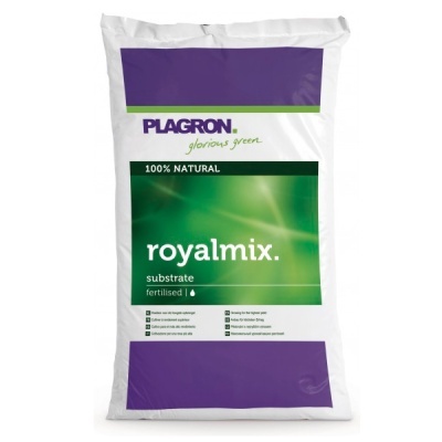 Saco branco de substrato fertilizado Plagron Royalmix 100% natural com design em verde e roxo