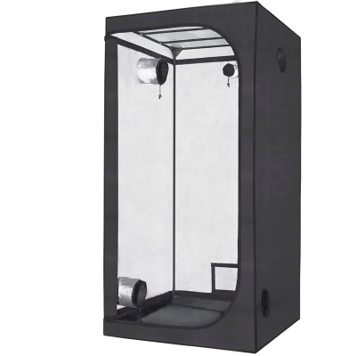 Tenda de cultivo preta e prateada com entrada circular para ventilação