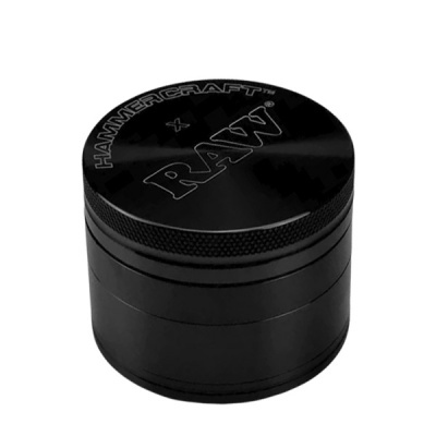 Moedor preto de metal com texto HAMMERCRAFT x RAW na tampa