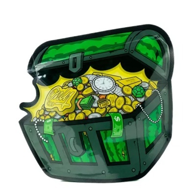 Mochila em forma de baú do tesouro aberto com moedas e barras de ouro
