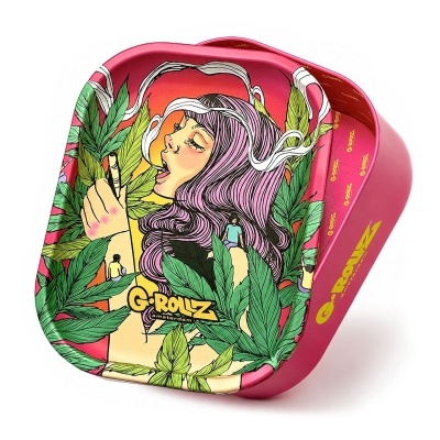 Tabuleiro para enrolar rosa com ilustração de mulher e folhas verdes com texto G-ROLLZ.