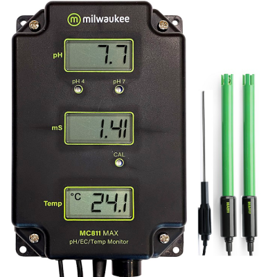 Monitor eletrônico preto Milwaukee MC811 MAX com sensores verdes e metálico