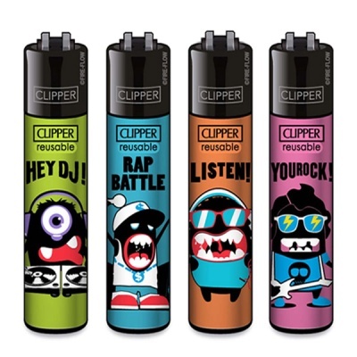 Quatro isqueiros Clipper coloridos com personagens animados e textos promocionais