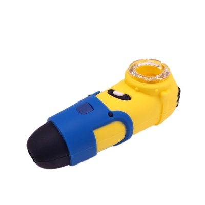 Produto de silicone inspirado em Minion com partes amarelas, azuis e preta