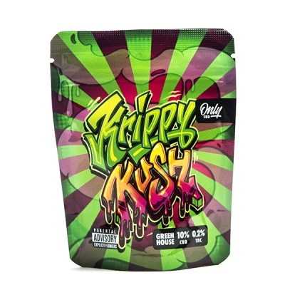 Embalagem flexível colorida de Krippy Kush com texto em graffiti e etiquetas informativas