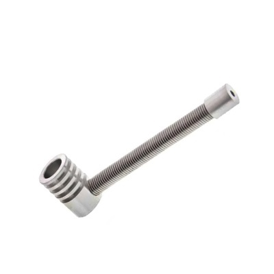 Pipeta de metal prateada com corpo roscado e extremidade cilíndrica