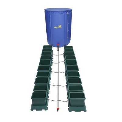 Sistema de cultivo hidropónico com tanques verdes e tanque azul Flexi Farm