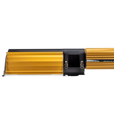 Aparelho de medida deslizante amarelo e preto em fundo branco