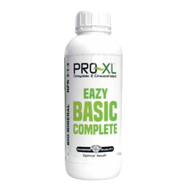 Frasco branco de produto PRO-XL EAZY BASIC COMPLETE com etiquetas verdes e pretas