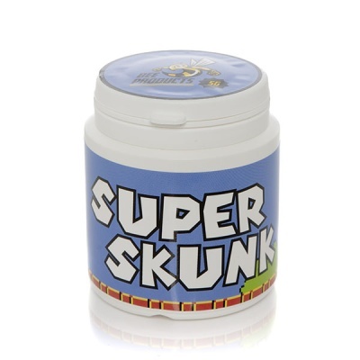 Embalagem branca com rótulo azul Super Skunk e selo BEE PRODUCTS 5G