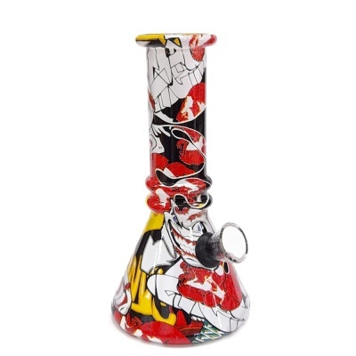 Bong de vidro colorido com design gráfico em vermelho, branco, preto e amarelo