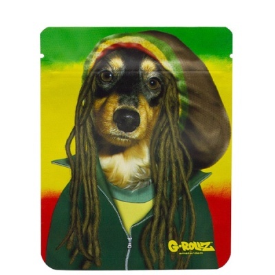 Embalagem com imagem de cão com dreadlocks, gorro e suéter verde com texto G-ROLLZ amsterdam
