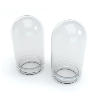 Duas cúpulas transparentes cilíndricas com base circular