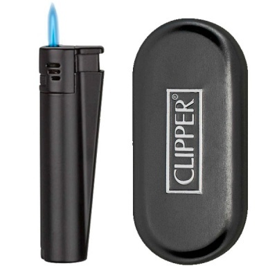 Isqueiro preto com chama azul e estojo preto com logótipo CLIPPER
