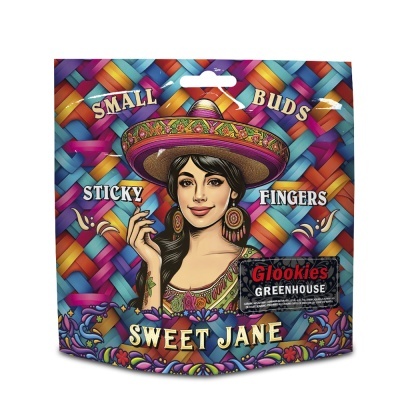 Embalagem colorida com arte de mulher com chapéu e texto promocional