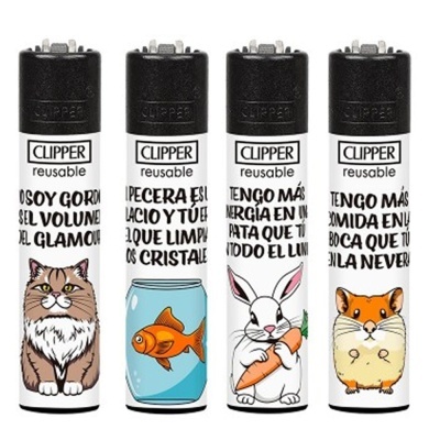 Quatro isqueiros Clipper reutilizáveis com designs de animais e texto em espanhol