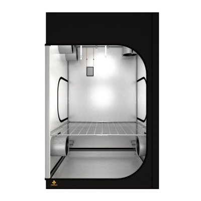 Cabine de cultivo interior preto e branco com ventiladores e prateleira metálica
