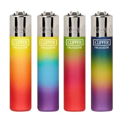 Quatro isqueiros Clipper coloridos em degradê com cabeças metálicas prateadas