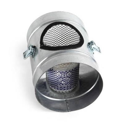 Produto metálico cilíndrico com rede preta e filtro interno