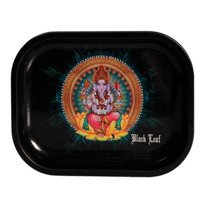 Tabuleiro preto com imagem colorida da divindade Ganesha e texto Black Leaf