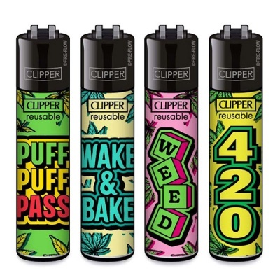 Conjunto de quatro isqueiros Clipper reutilizáveis com textos PUFF PUFF PASS, WAKE & BAKE, WEED, 420 e padrão de folhas de cânhamo.
