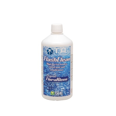 Frasco branco com produto FlashClean da Terra Aquatica com etiqueta azul