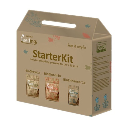 Caixa de kit StarterKit com três sacos para plantio, embalagem castanha com texto e selo OMRI