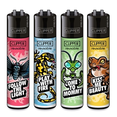 Quatro isqueiros Clipper reutilizáveis com desenhos de animais e textos em cores rosa, azul, verde e amarelo.