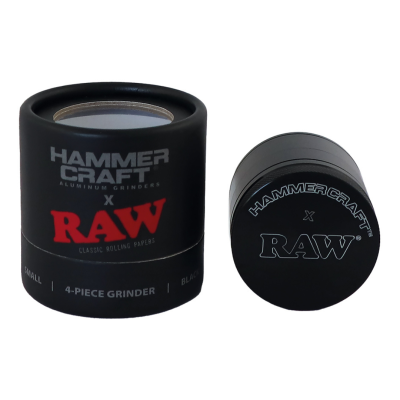 Moedor e embalagem cilíndrica preta com texto HAMMER CRAFT X RAW