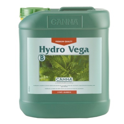 Recipiente verde de plástico com rótulo branco Hydro Vega B e imagem de folhas verdes