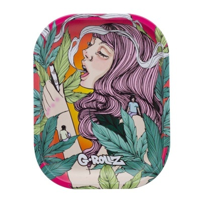 Tabuleiro decorado com ilustração colorida de mulher a fumar e folhas verdes