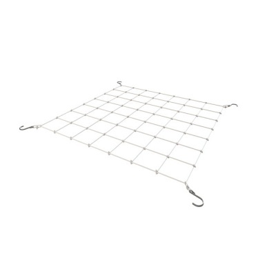 Rede metálica com ganchos em cada canto sobre fundo branco