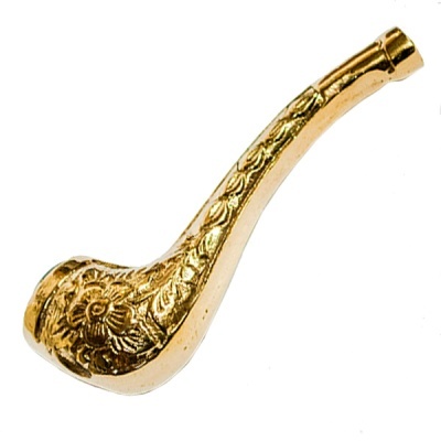 Cachimbo metálico dourado com gravações florais detalhadas