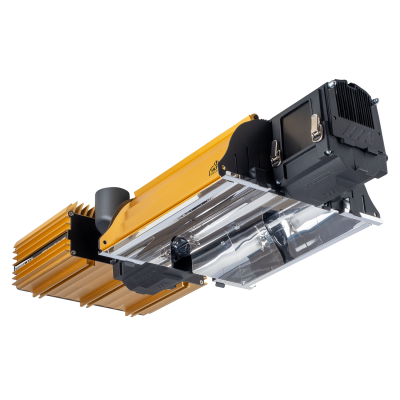 Luminária industrial amarela com refletores metálicos prateados e componentes pretos