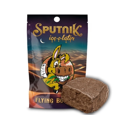 Pacote plástico colorido com desenho de burro e texto SPUTNIK ice-o-lator FLYING BULL e bloco castanho ao lado