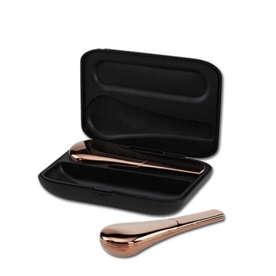 Conjunto de duas peças metálicas em estojo preto