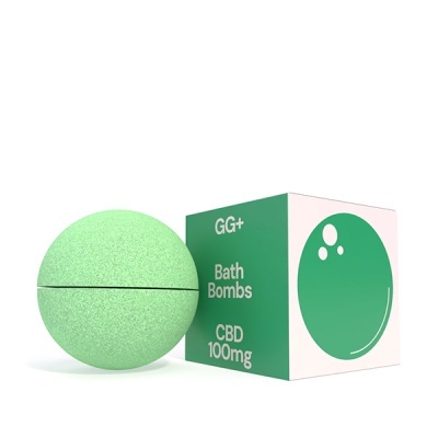 Bomba de banho verde claro com embalagem GG+ Bath Bombs CBD 100mg