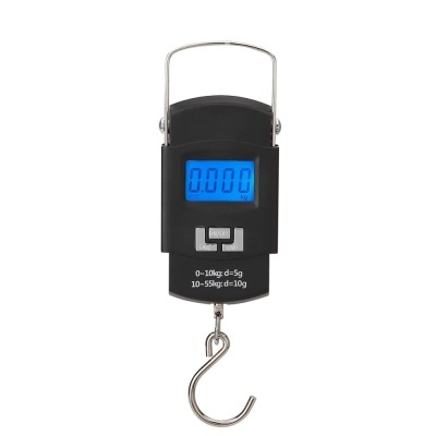 Balança digital portátil preta com ecrã azul e gancho metálico