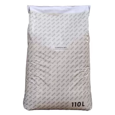 Saco branco grande com texto COMPLETE MIX e capacidade 110L
