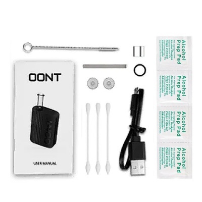 Kit com manual, ferramentas metálicas, cotonetes, cabo USB preto e pacotes de Alcohol Prep Pad em fundo branco