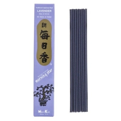 Incenso de lavanda em embalagem azul com caracteres japoneses e 50 varetas alinhadas