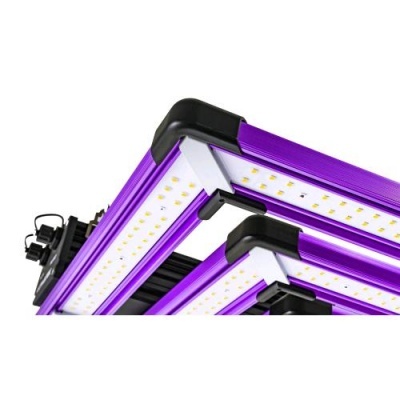 Luminária de cultivo LED roxa com painéis de LEDs amarelos e transformador preto